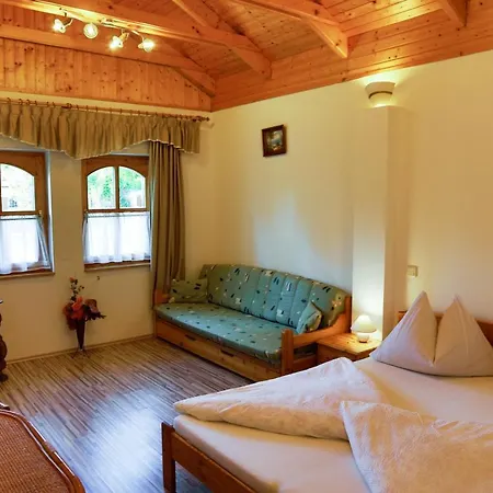 Napocska Nyaralohaz Holiday home Balatonmariafurdo
